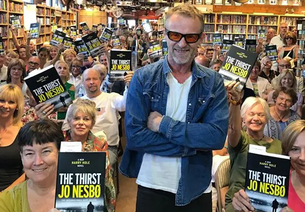 «Нет смысла гнаться за объективностью»: Ю Несбё о нравственном выборе, политике и отношениях с родителями