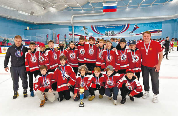 Юные крымские хоккеисты победили на всероссийских соревнованиях