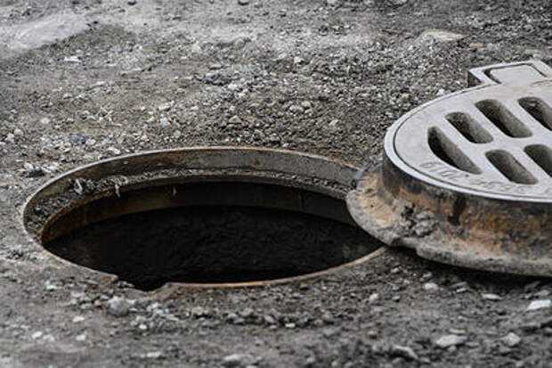 10-летняя школьница в Краснодаре провалилась в открытый люк