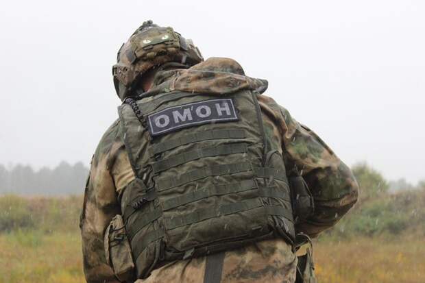 В облцентре сотрудники Росгвардии прошли испытания на право ношения знака отличия полицейского спецназа