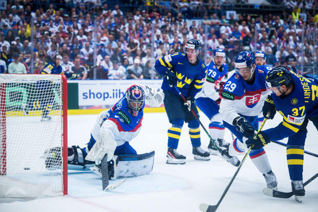 Сборная Швеции разгромила словаков и завершила групповой этап, не потеряв ни одного очка