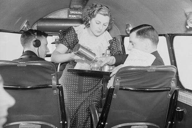 Как раньше летали первым классом: икра, любой алкоголь, курение прямо в кресле и полноценное спальное место!