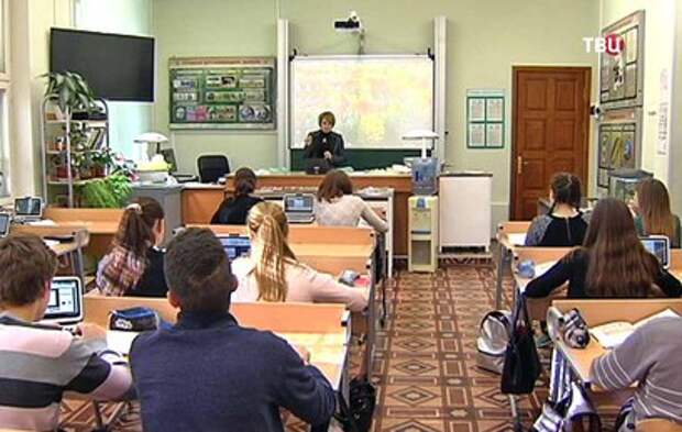 Большинство московских школ перешло на интерактивные доски