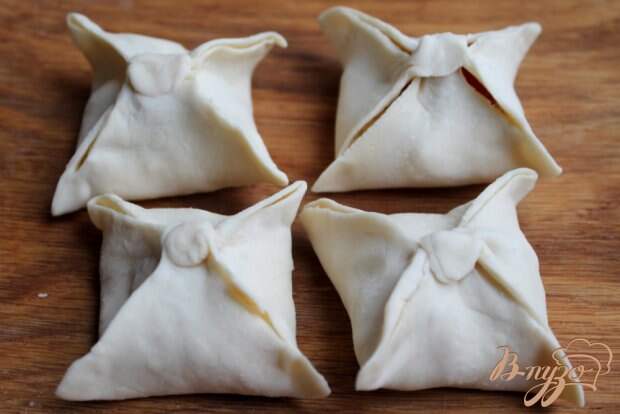 Слойки с творогом и клубникой Слойки с творогом и клубникой