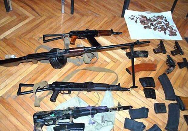 На Украине задержаны каратели с арсеналом оружия, дезертировавшие из батальона «Айдар»