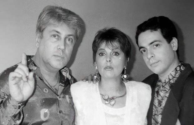 Счастливая и не бедная семья.