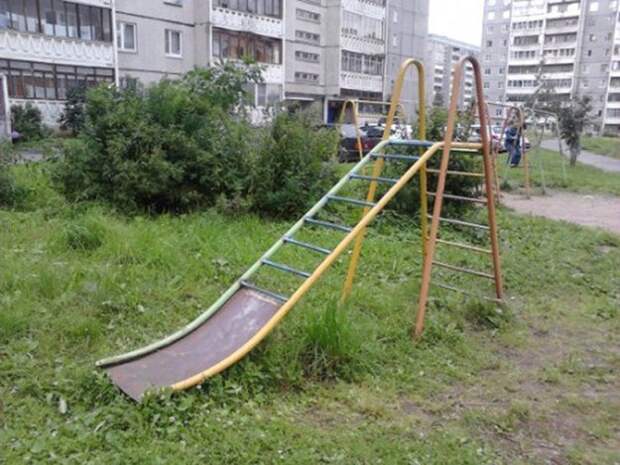 кошмарные игровые площадки для детей (15)