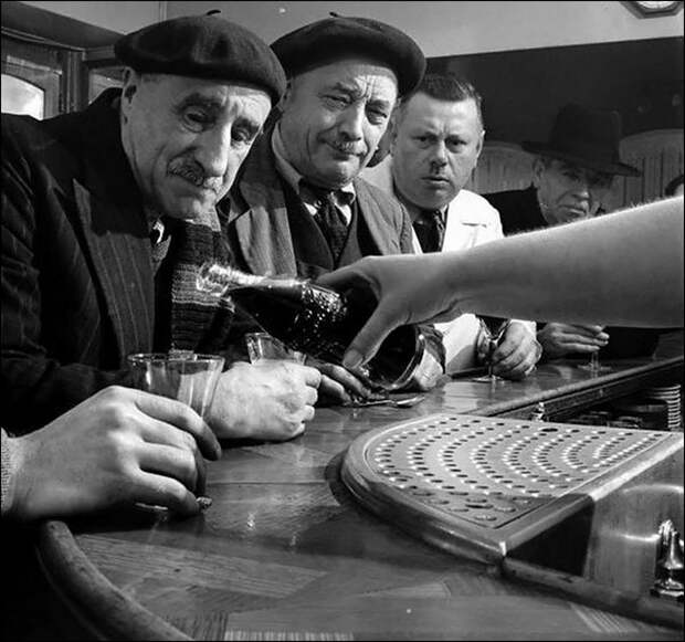 Кока-кола пришла во Францию, 1950 Историческая фотография, история, факты