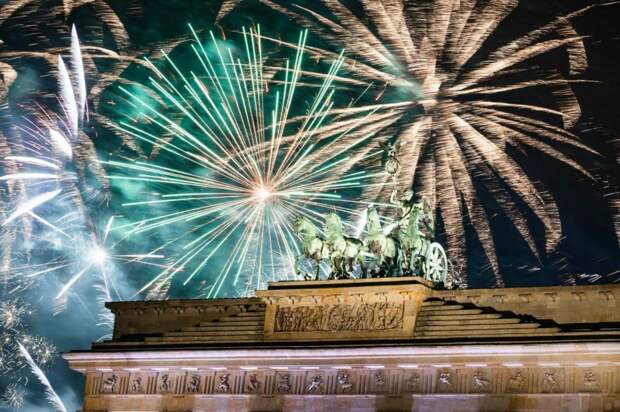 10 потрясных фото празднования Нового года по всему миру