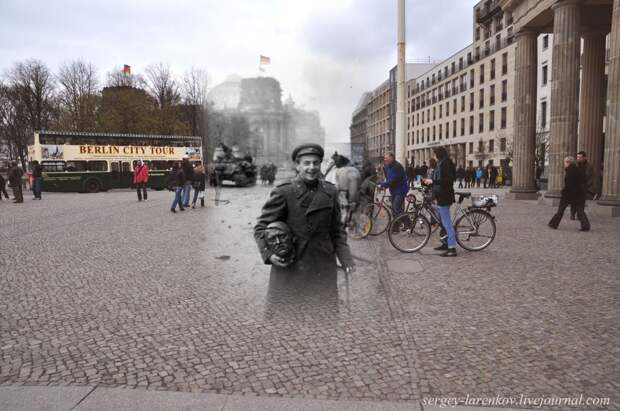 21. Берлин 1945-2010. Поэт Евгений Долматовский с бронзовой головой поверженного фюрера. Связь времен, берлин, история, фото