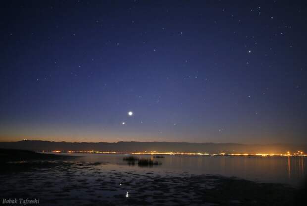 Примерно так выглядят Венера и Юпитер на ночном небе