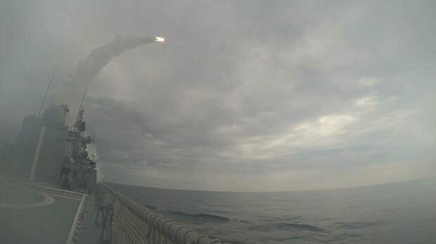 Корабль, море, пуск ракет с корабля, скриншот Минобороны