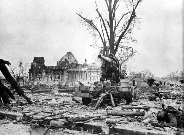 Падение Берлина на фотографиях весны 1945 года (6)