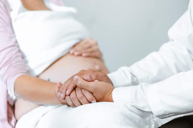 Российская шестиклассница забеременела от иностранца