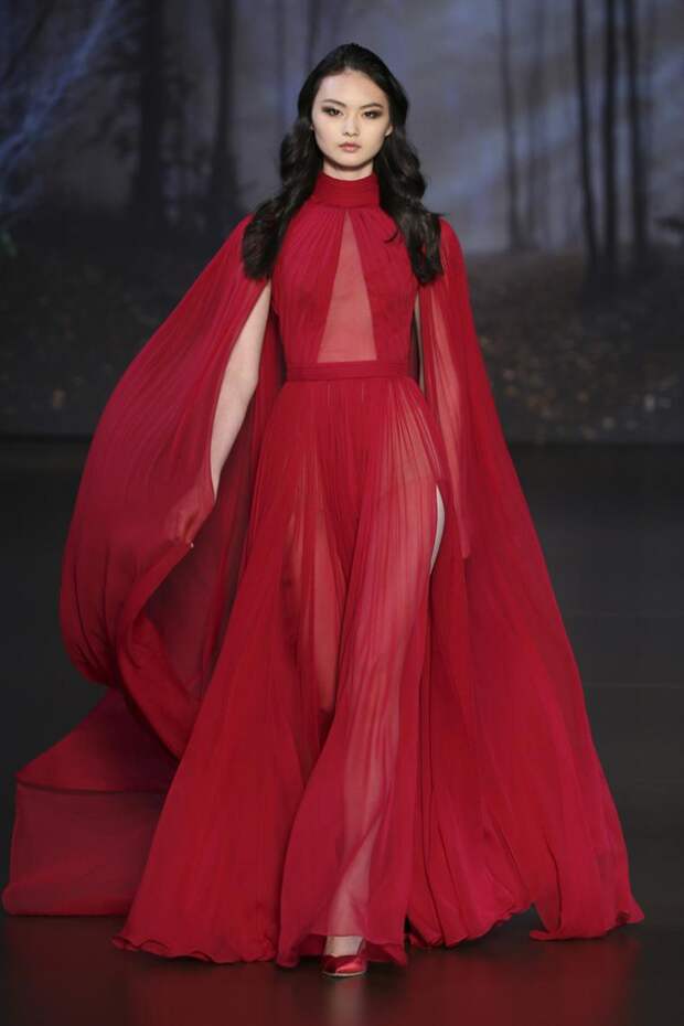 Русская сказка от Ralph & Russo осень-зима 2015 - 2016: великолепные и царственные наряды Русская сказка от Ralph & Russo осень-зима 2015 - 2016: великолепные и царственные наряды