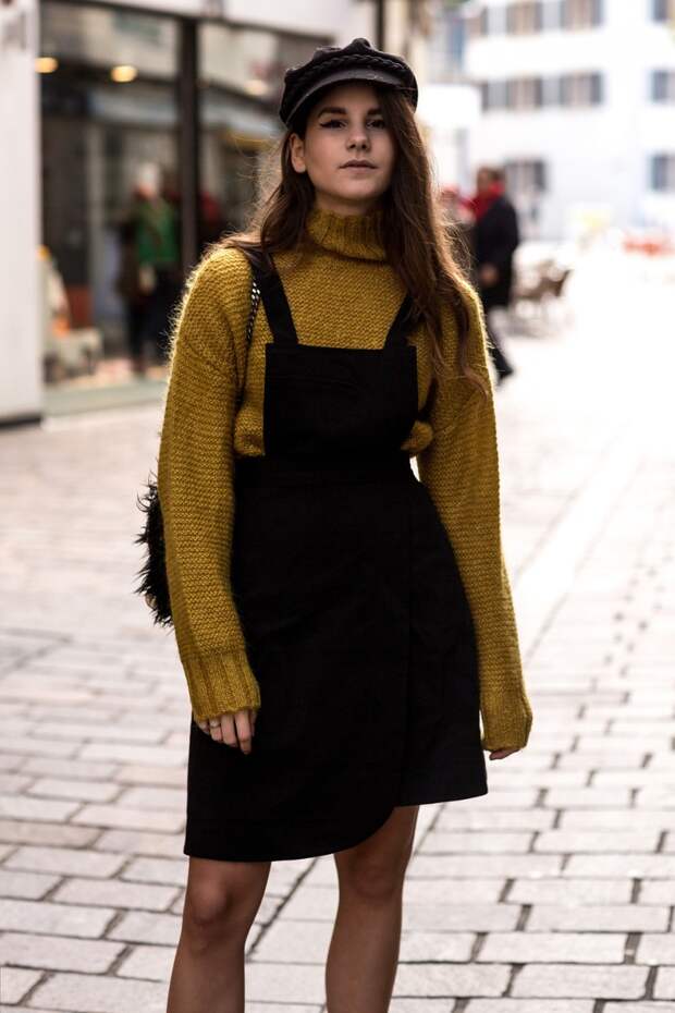The-Fashion-Fraction-Michele-Kruesi-Yellow-Sweater-Turtleneck-Dungaree-Dress-Converse-Chuck-II-Furry-Falabella-Stella-McCartney-1