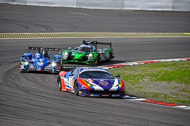 Ferrari F458 команды SMP Racing зачетной группы LMGTE Am. Именно он вывез пилотов Виктора Шайтара, Алексея Басова и Андреа Бертолини в победители и «Ле-Мана», и этапа на «Нюрбургринге».