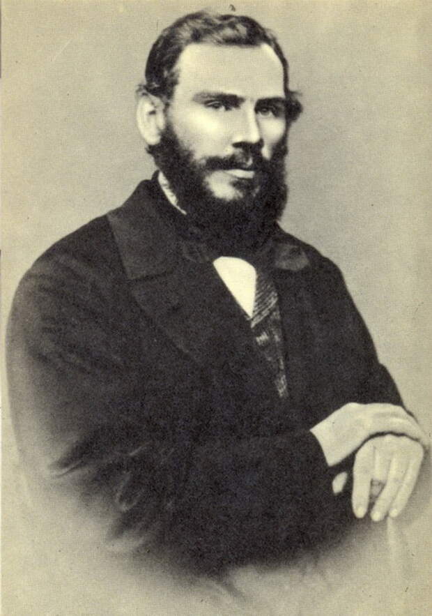 Л.Н. Толстой в 1862 году Л.Н. Толстой в 1862 году