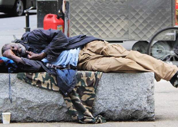 Нью-Йорк -  60 000 бездомных людей. No comments...