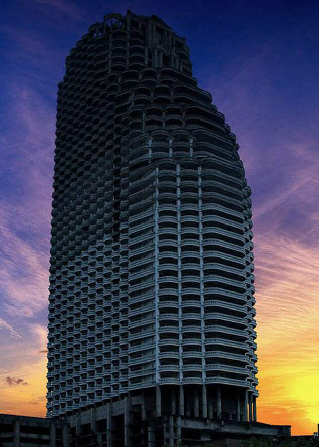 Небоскреб Sathorn Unique, Тайланд