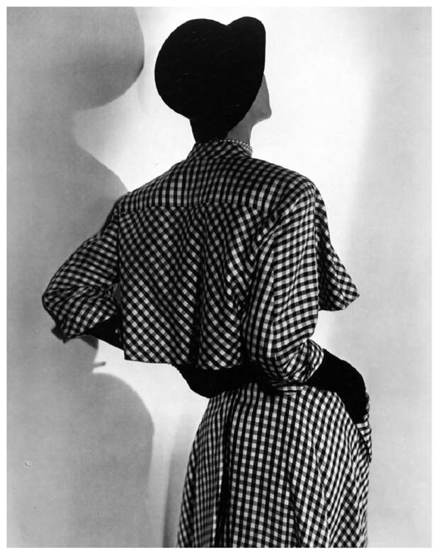 Suzy Parker modelling a Balenciaga dress at the Paris collections,Vogue 1952 Photo Horst.P Horst.jpg