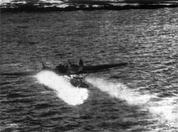 57. Экстренная посадка гидроплана He-115B-2, пилотируемого оберфельдфебелем Германом Боргардсом из 1./Kü.Fl.Gr406, 6 февраля 1944-го года у норвежского побережья ВОВ 1941-1945, вмв, война