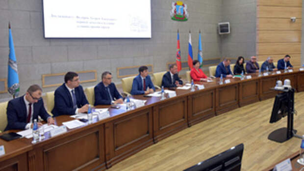 Совещание в мэрии по поводу благоустройства центра Барнаула / Фото: barnaul.org