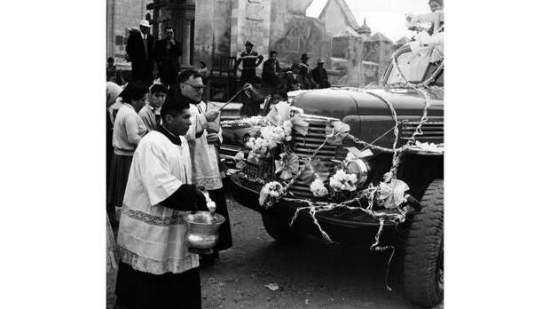 Традиция освящения автомобиля в Копакабане возникла в 1940-50-х годах