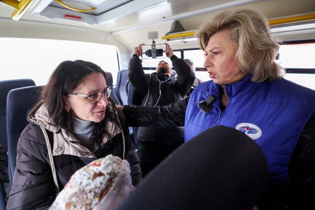 Москалькова встретила вернувшихся в Россию семерых жителей Курской области