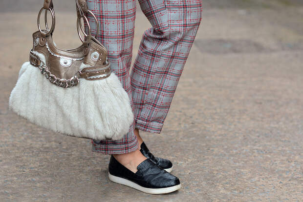 Plaid pants, faux fur bag, black slip-on shoes
