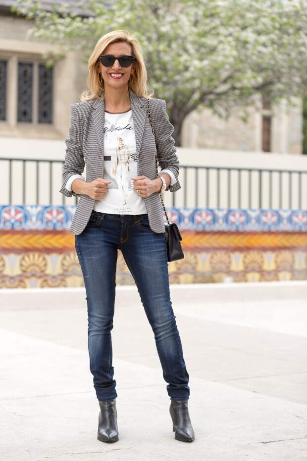 Jacket-Society-The Milano Blazer Styled With Our First Graphic Tee-3170