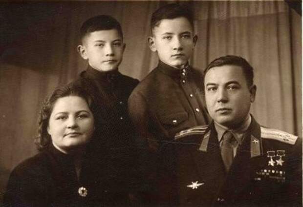 musa-gareev-s-semej.jpg