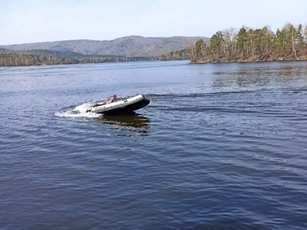 В Саратовской области мужчина перевернулся на лодке и утонул в реке