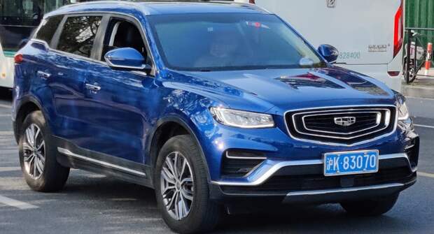 В автосалонах России резко выросли цены на китайские иномарки с февраля 2022 года