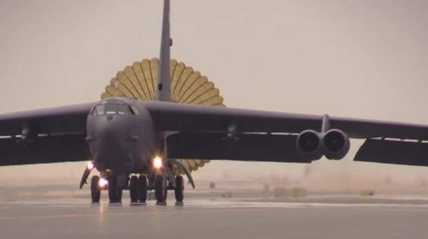 Третье авиа-ЧП в ВВС США за сутки: бомбардировщик B-52 не долетел до России Третье авиа-ЧП в ВВС США за сутки: бомбардировщик B-52 не долетел до России