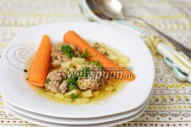 Фото Прозрачный весенний суп с говяжьими шариками