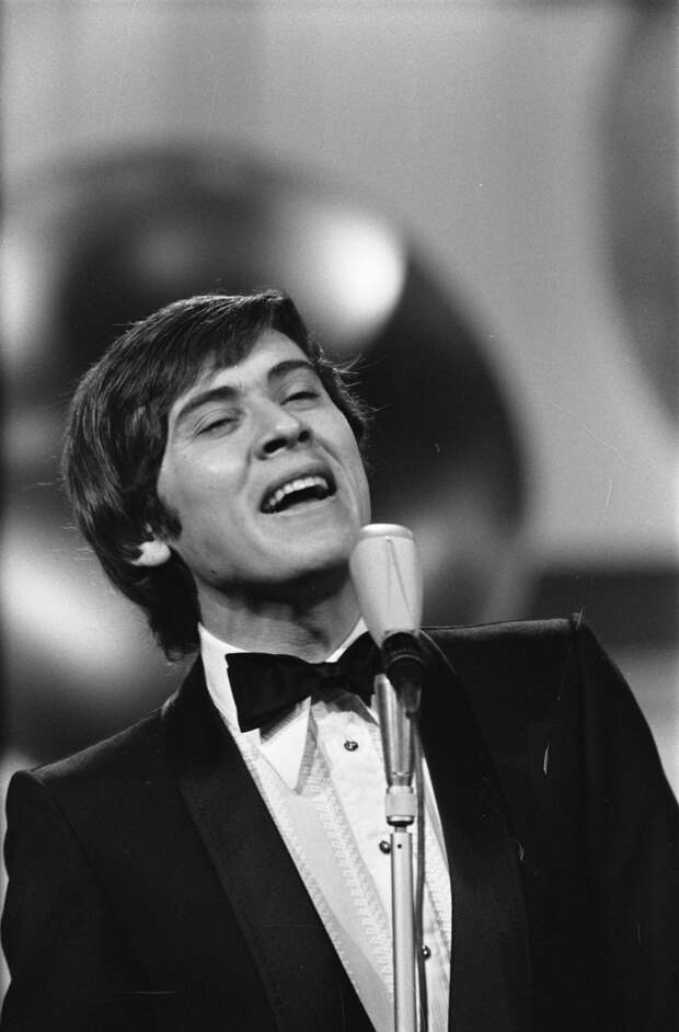 http://upload.wikimedia.org/wikipedia/commons/a/a5/Eurovision_Song_Contest_1970_-_Gianni_Morandi.jpg