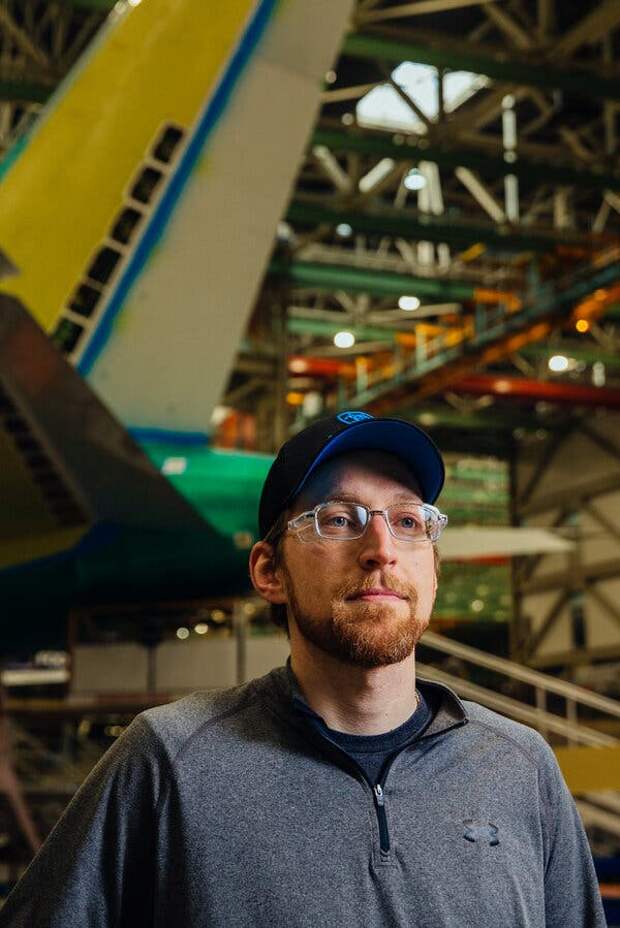 Tyler Pettersen, a mechanic, worked on the last plane. His father, Scott Pettersen, spent nearly four decades as a mechanic on the 747 before retiring.
