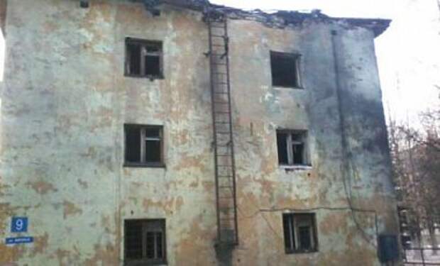 В России учебная ракета попала в жилой дом: фото