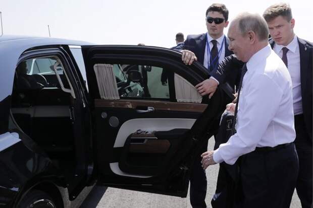 У Путина длиннее: сравниваем лимузины президентов России и США