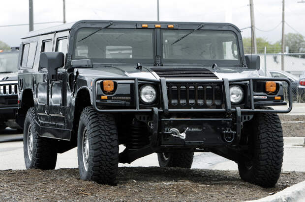 Hummer H1.