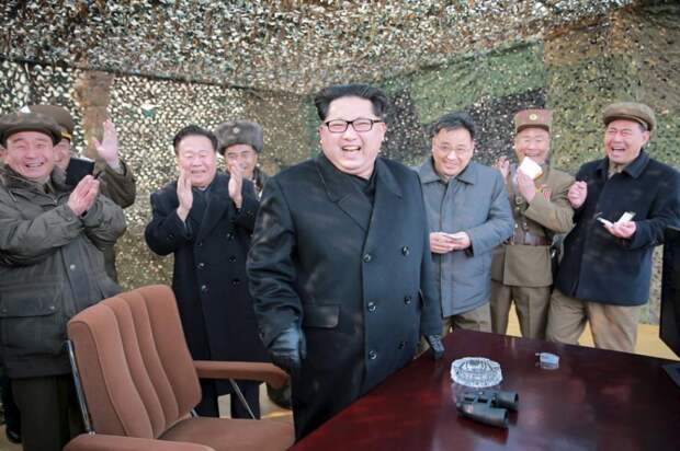 Ядерная улыбка КНДР - фоторепортаж