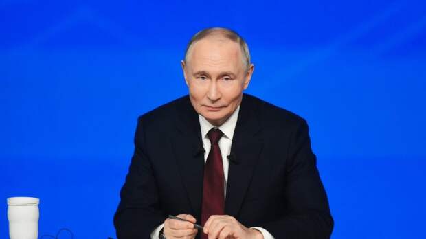 Путин поздравил с профессиональным праздником российских спасателей