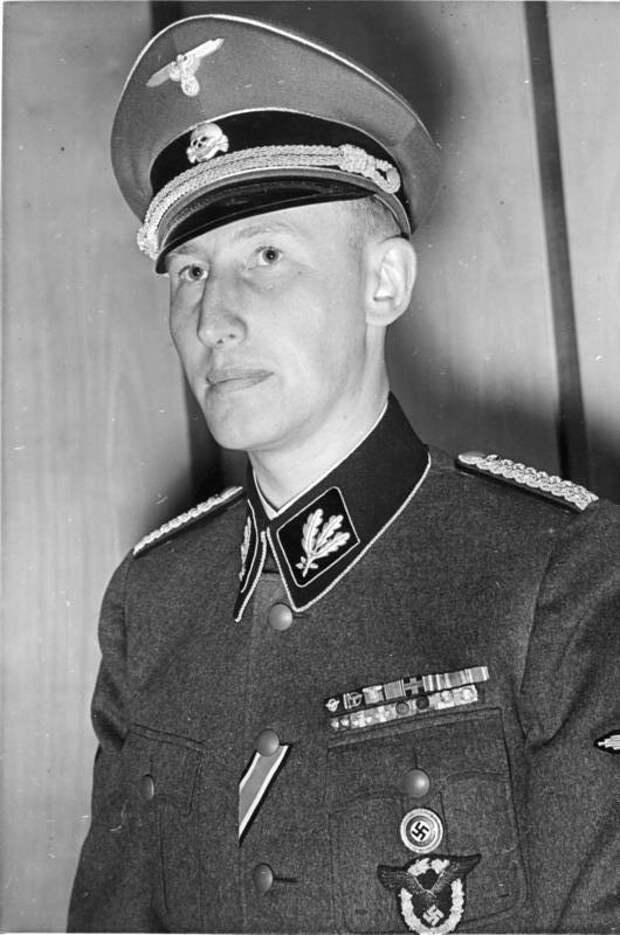 SCHUTZSTAFFEL (Что такое СС)