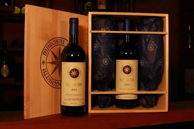 Наибольшее распространение получило вино Sassicaia, которое относится к категории «местные вина» или IGT / Фото: elvino.ru