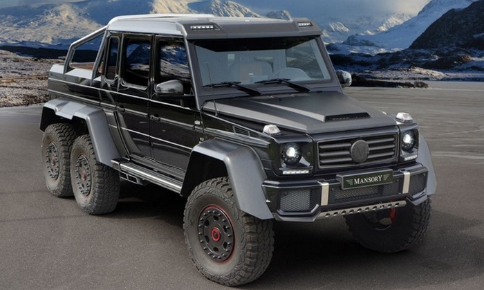 Автомобиль Mercedes-Benz G63 6x6 AMG.