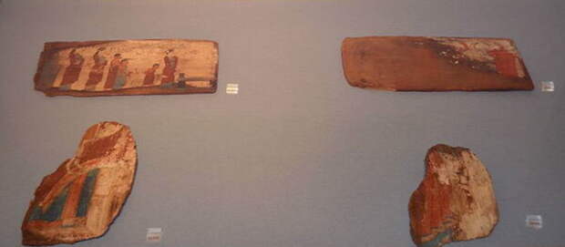 Экспонат витрине Археологического музея Афин, инв. NAMA Nr. 16464
