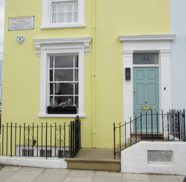 yellow house in Notting Hill yellow house in Notting Hill