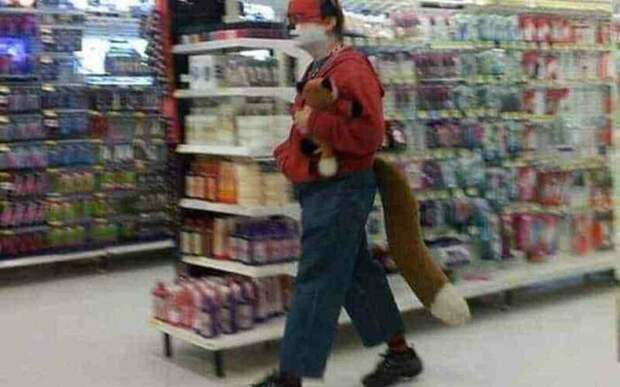 Ну очень странные посетители Walmart Ну очень странные посетители Walmart