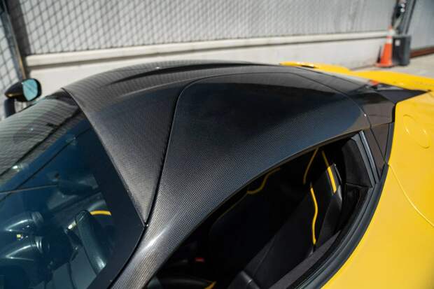 Ferrari LaFerrari, окрашенный уникальной краской Giallo Triplo Strato